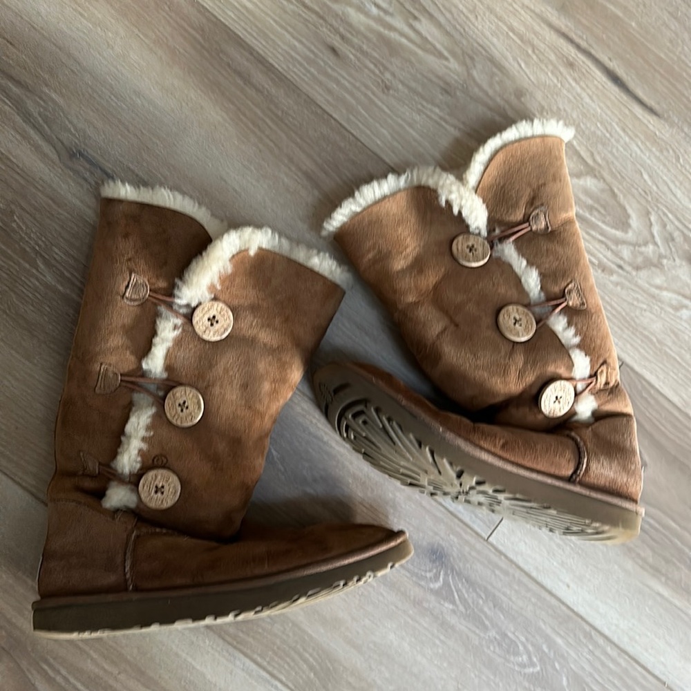 UGG boots size 9